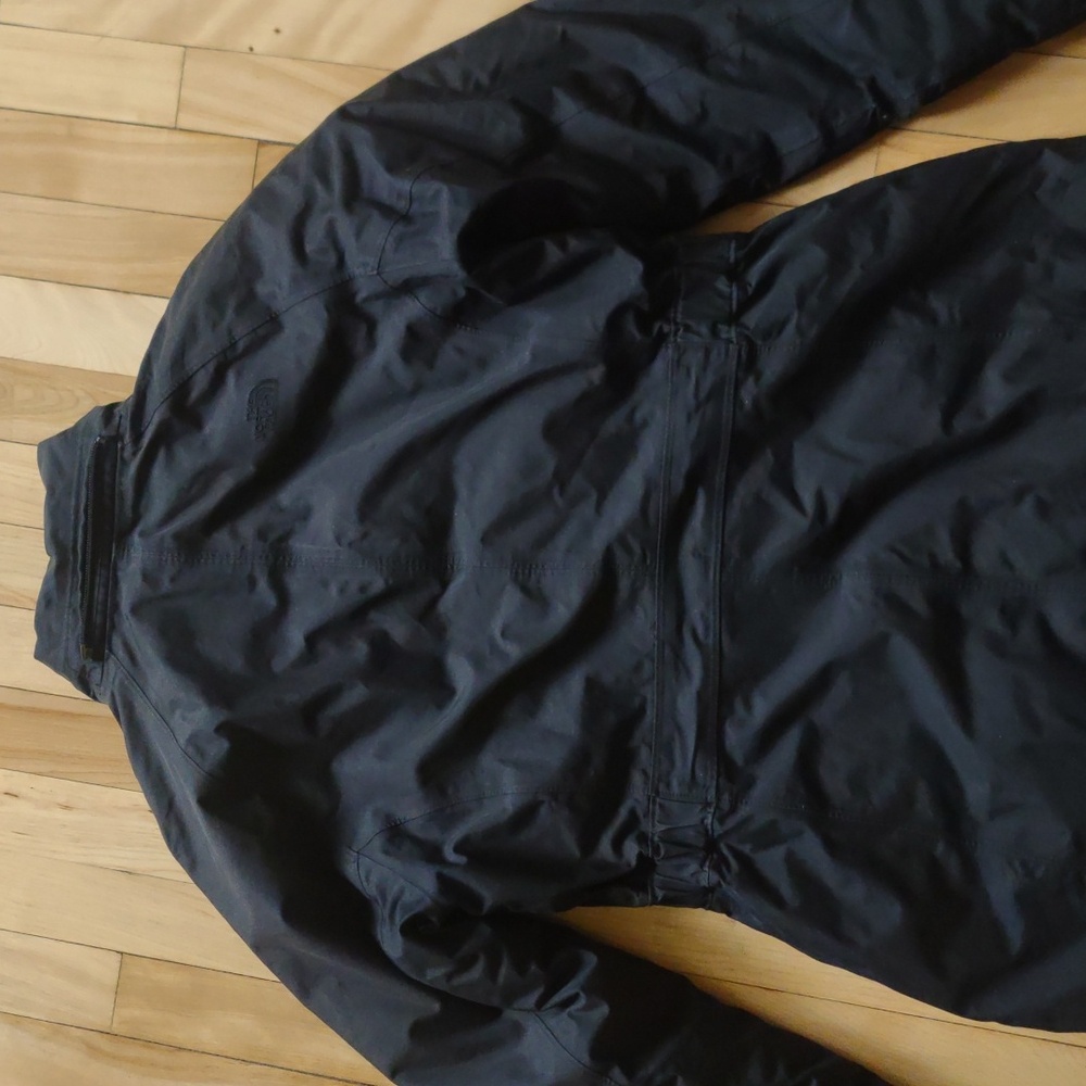 The North Face women's winter jacket - Picture 9 of 16